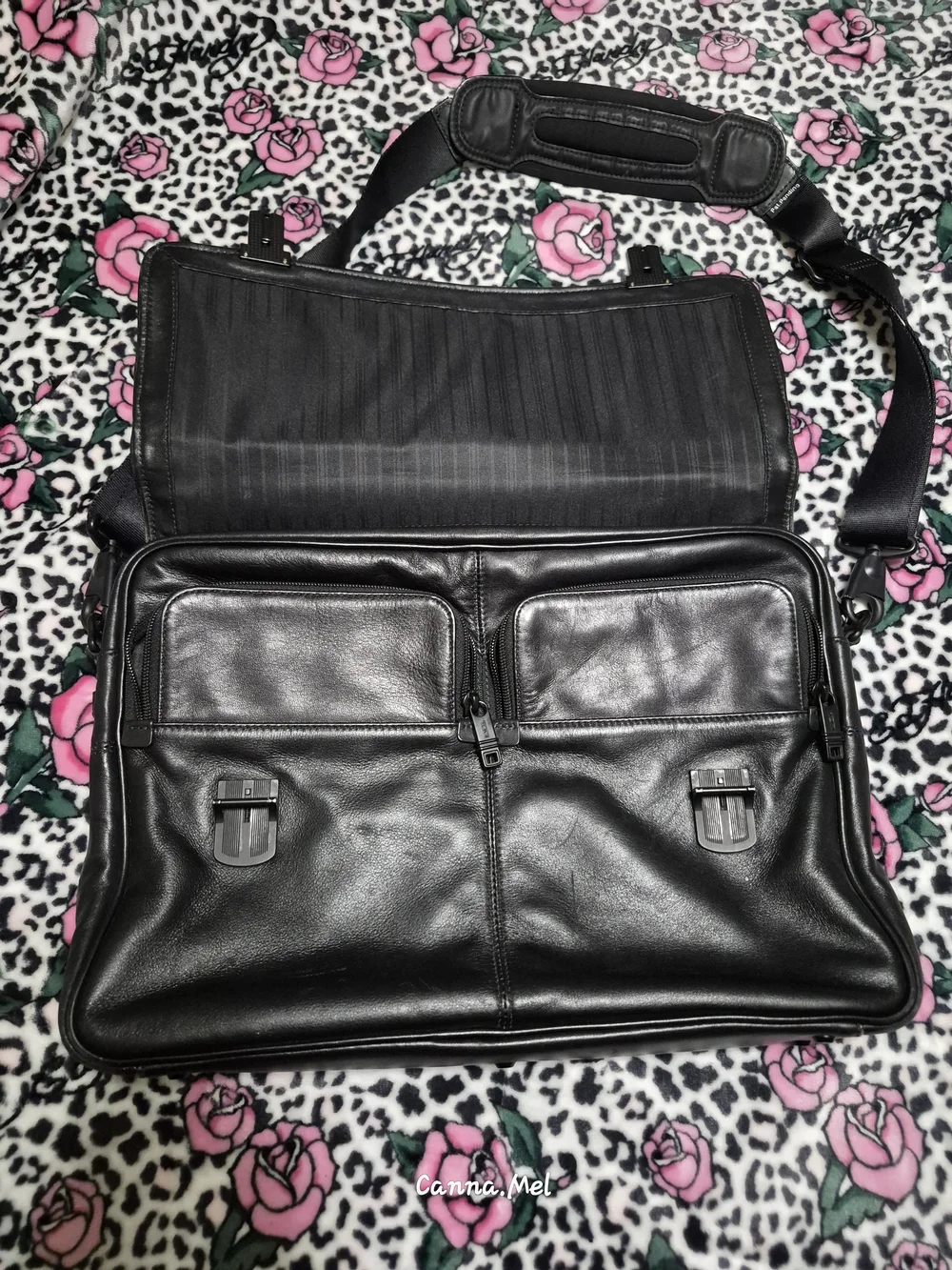 TUMI Black Leather Laptop Briefcase - Professional Messenger Bag
